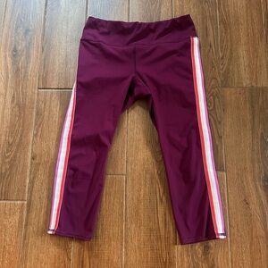 Athleta Women’s Cropped Maroon Elastic Waist Size M